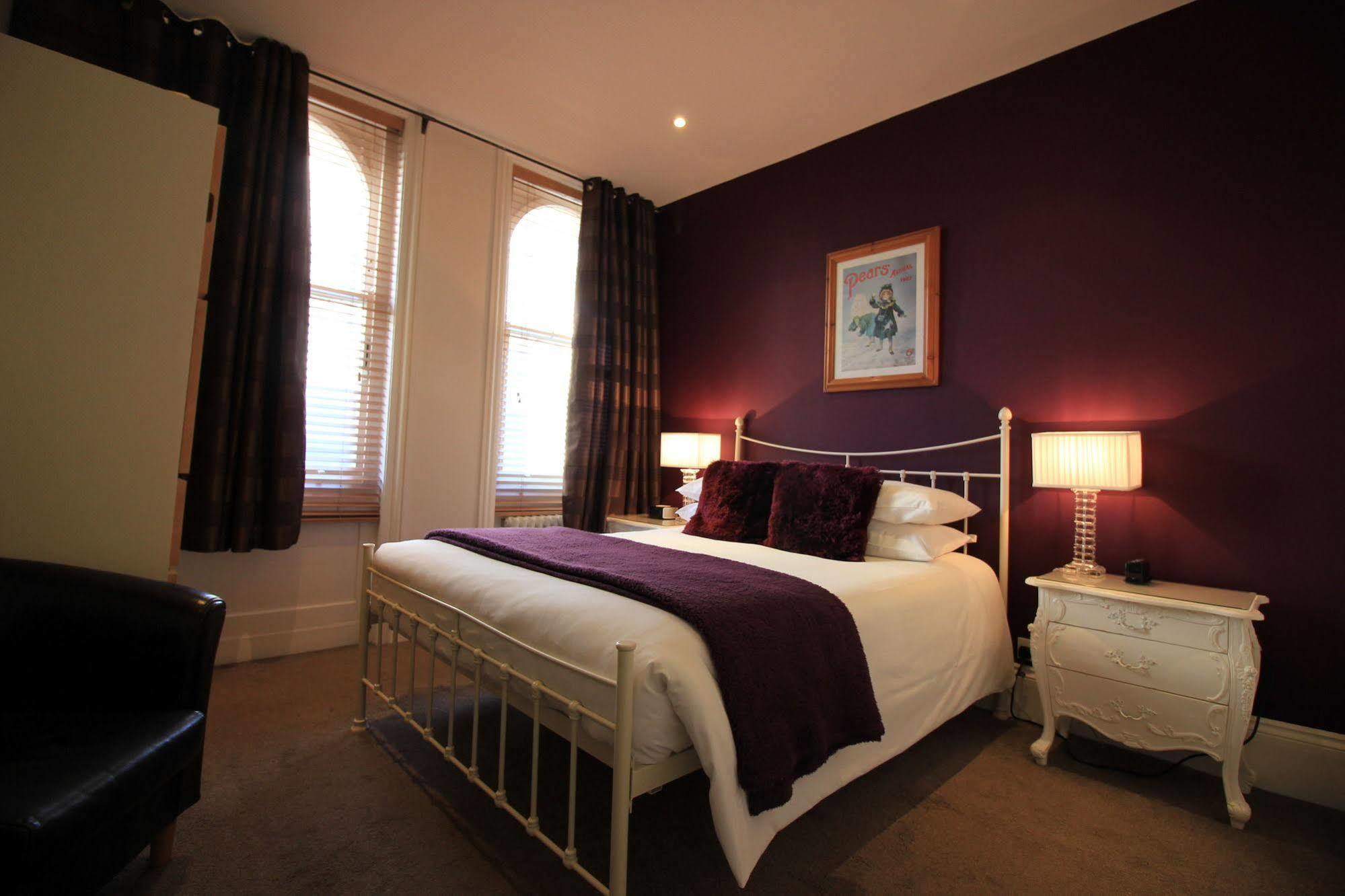 Double Room,1277431390:JPEG