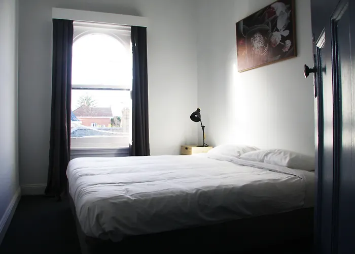 College Lawn Hotel Melbourne